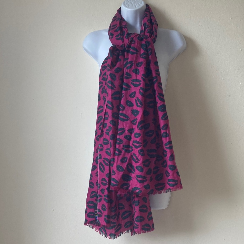 MIR Wool Cashmere Pink / Black / Green Lips Patterned Scarf 80”x27” NWT w Flaw